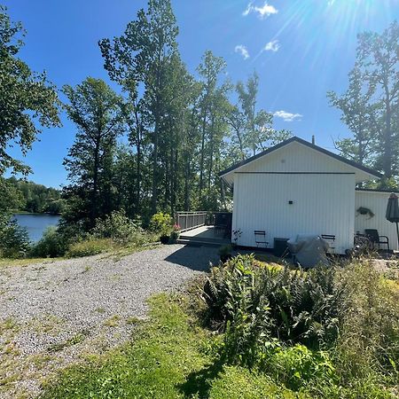 Humlegarden Lake Cottage, Хорн Экстерьер фото