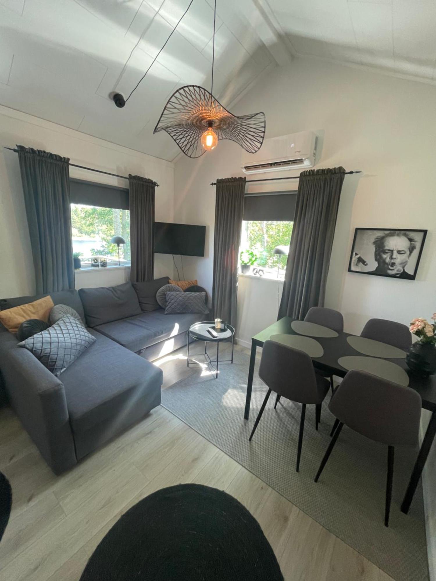 Humlegarden Lake Cottage, Хорн Экстерьер фото