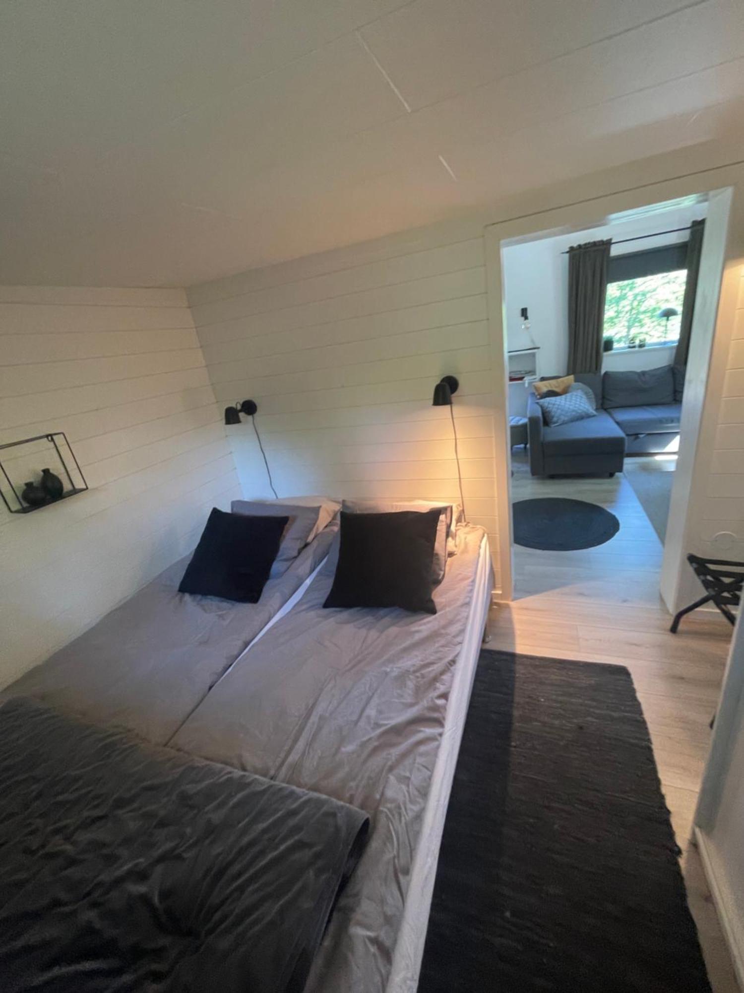 Humlegarden Lake Cottage, Хорн Экстерьер фото